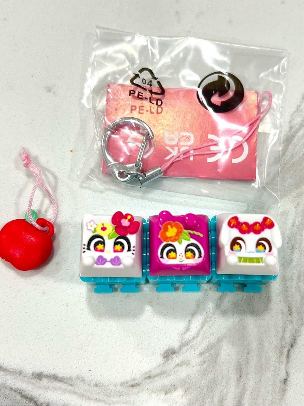 3 LOT Hello Kitty Clickeez - Series 1 - Sunny Paradise + Charm, Keychain & Guide